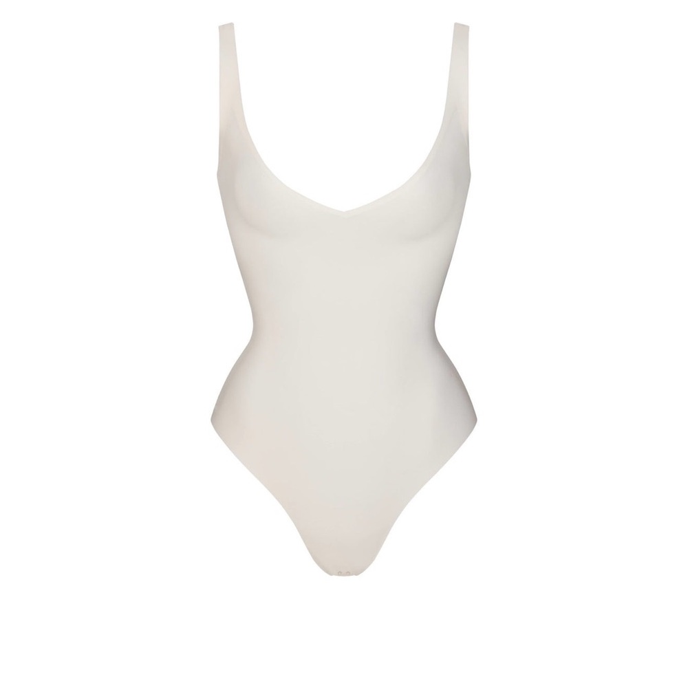 SKIMS Body Unlined Plunge Thong Bodysuit 🤍
